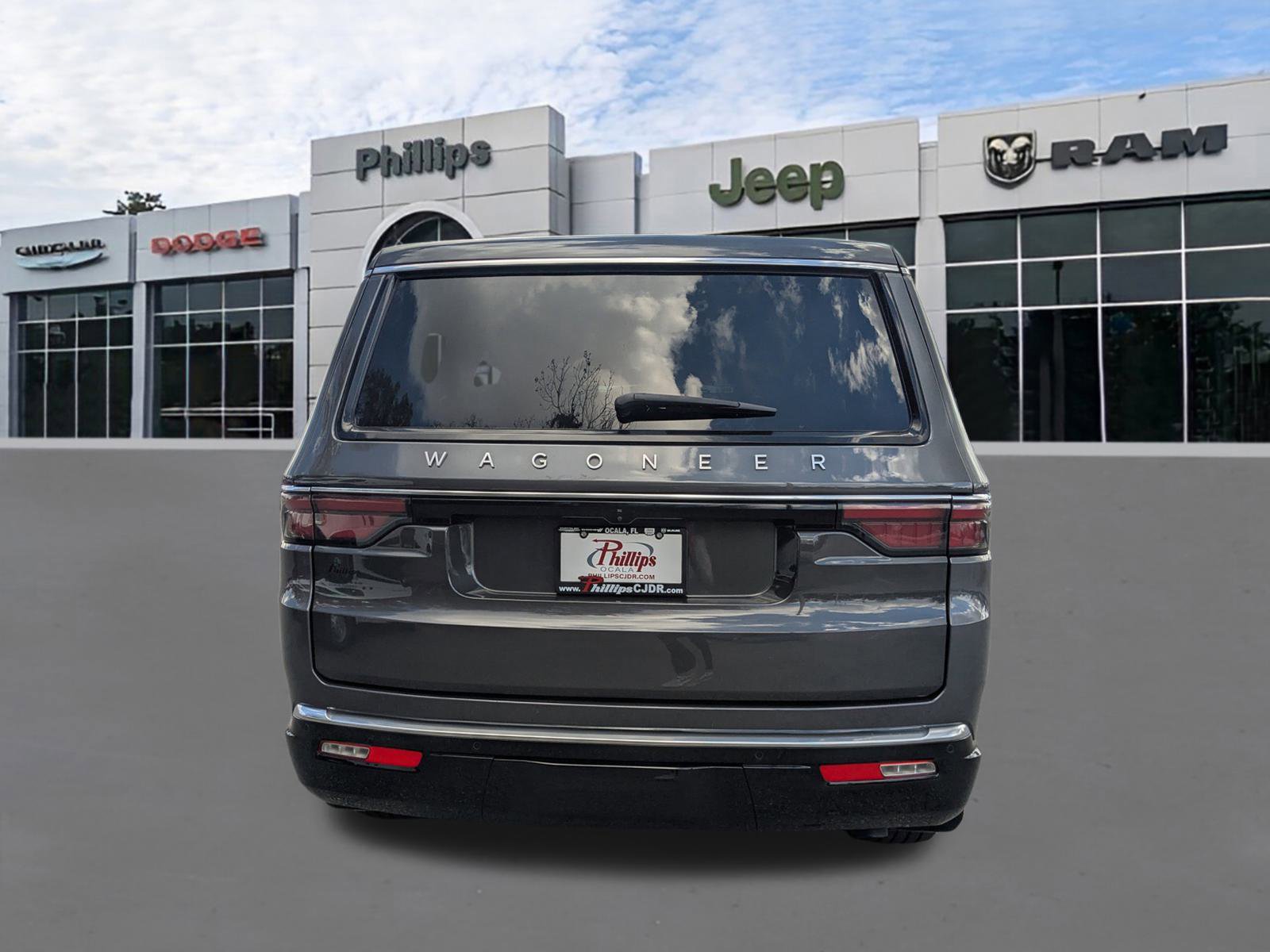 Used 2023 Jeep Wagoneer 2WD w/ Mopar Step-Up Package image 4