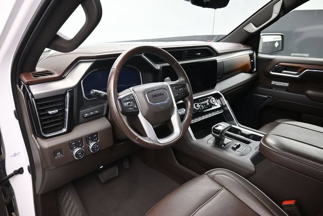Used 2023 GMC Sierra 1500 Denali w/ Technology Package AWD/4WD image 17
