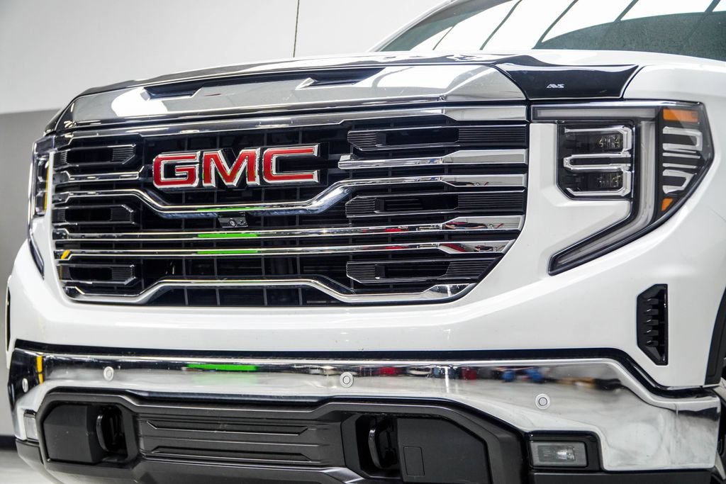 Used 2024 GMC Sierra 1500 SLT w/ SLT Premium Plus Package AWD/4WD image 2