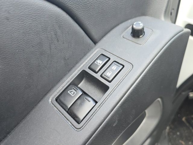 Used 2025 Nissan Frontier SV w/ Tow Package image 15