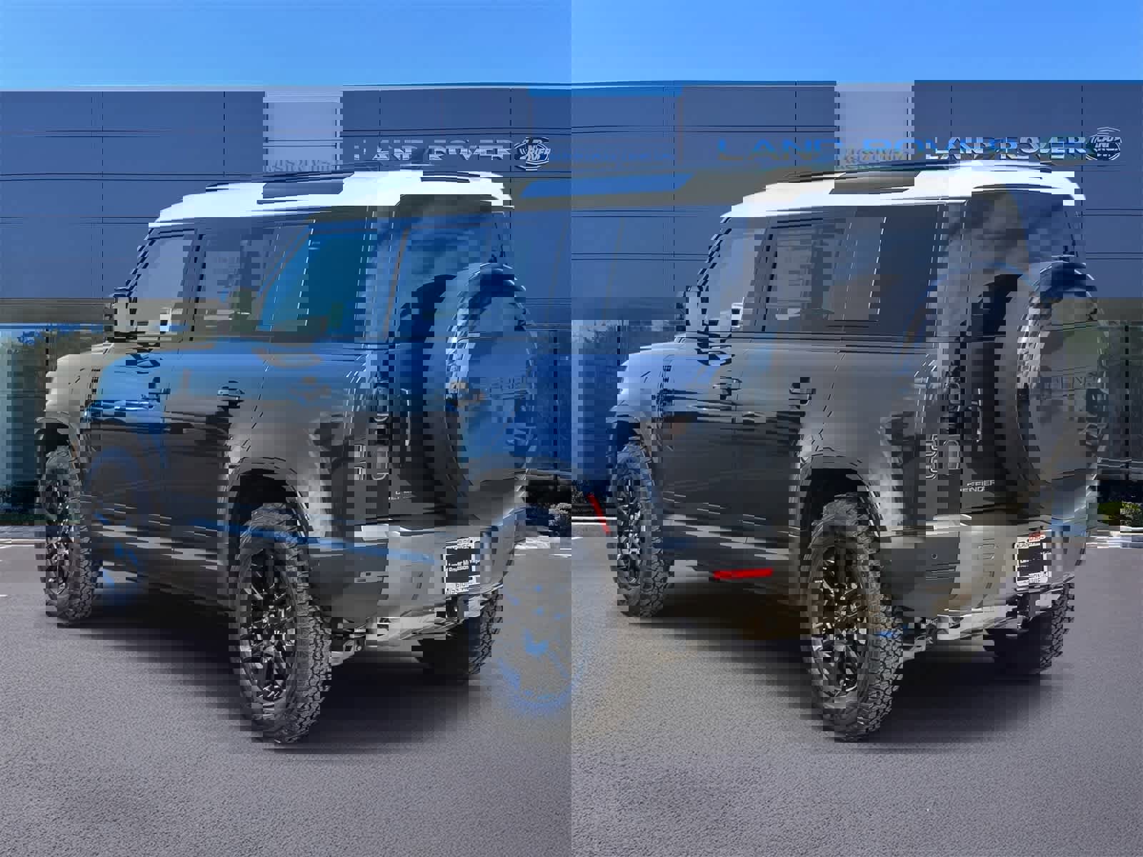 New 2026 Land Rover Defender 110 S image 4