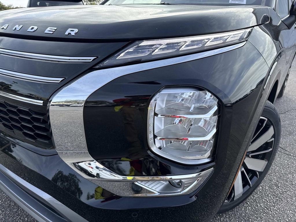 New 2026 Mitsubishi Outlander SE image 9