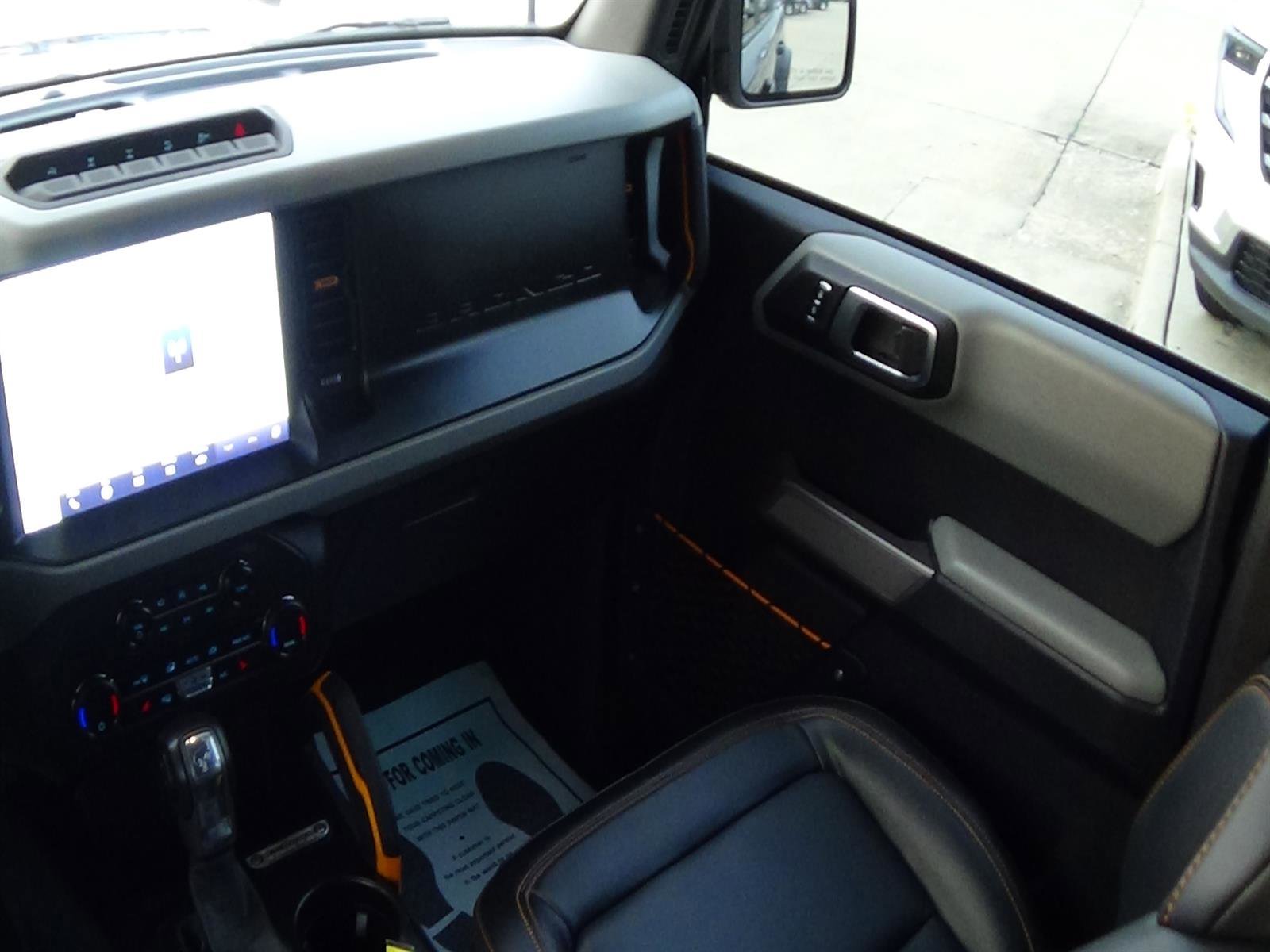 Used 2023 Ford Bronco Badlands image 13