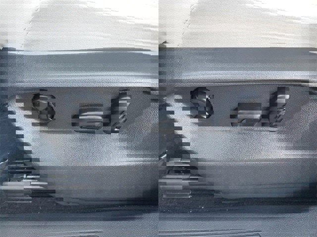 Used 2018 Volkswagen Tiguan SE image 18