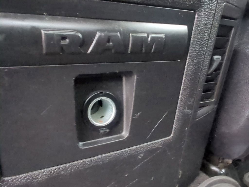 Used 2014 RAM 1500 Outdoorsman image 37