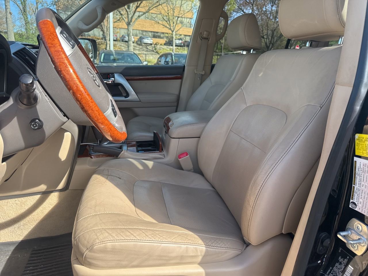 Used 2014 Toyota Land Cruiser image 7