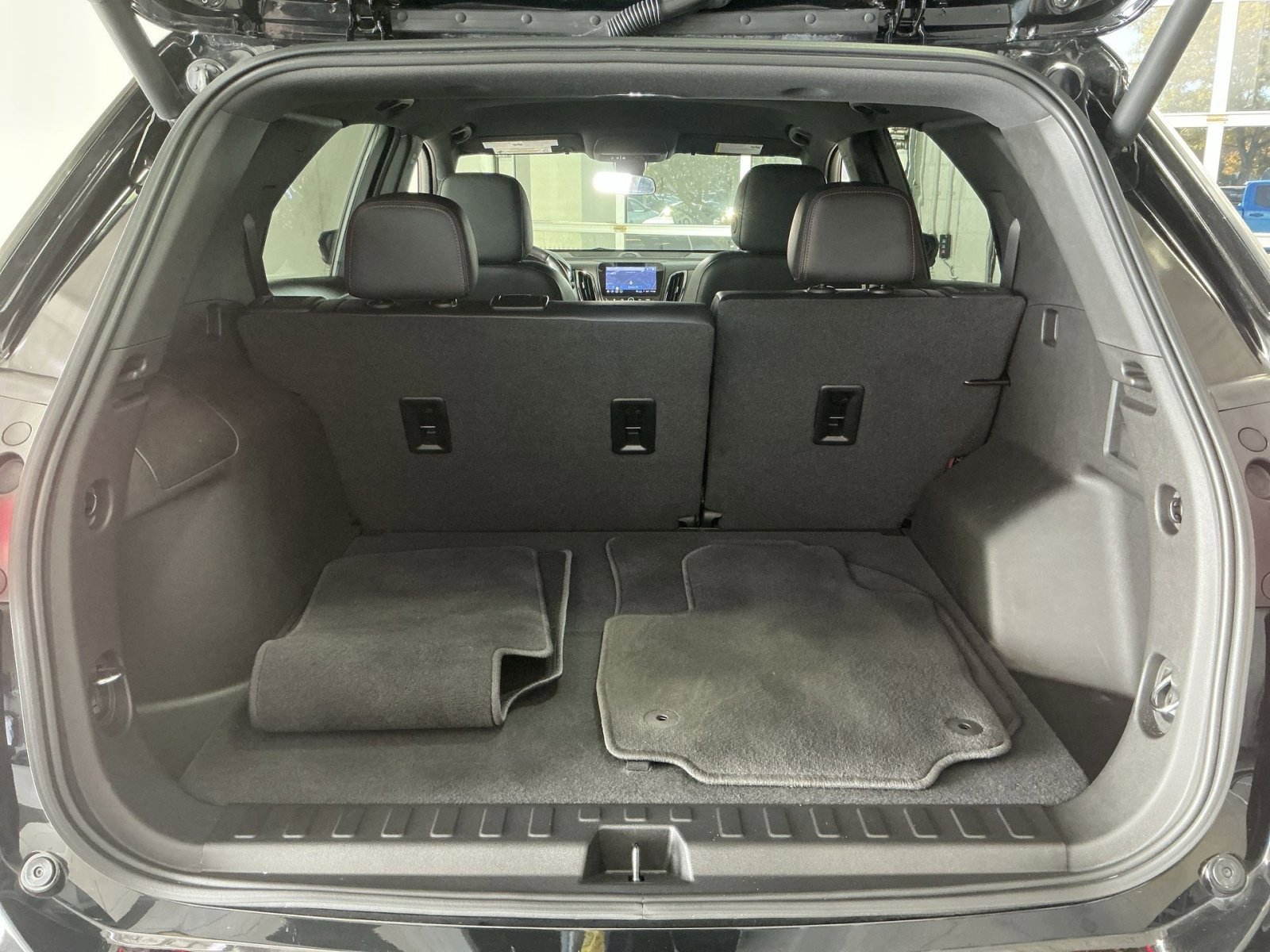 Used 2022 Chevrolet Equinox RS w/ RS Leather Package image 32