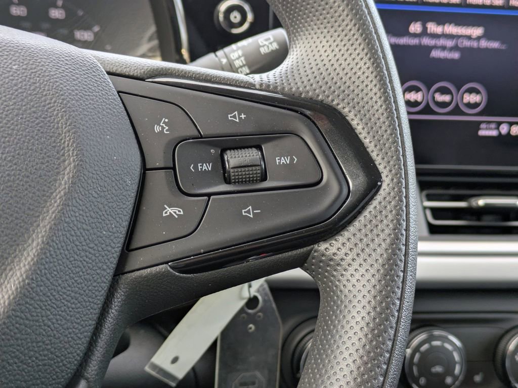 Used 2025 Chevrolet Trax LS w/ LS Convenience Package image 26