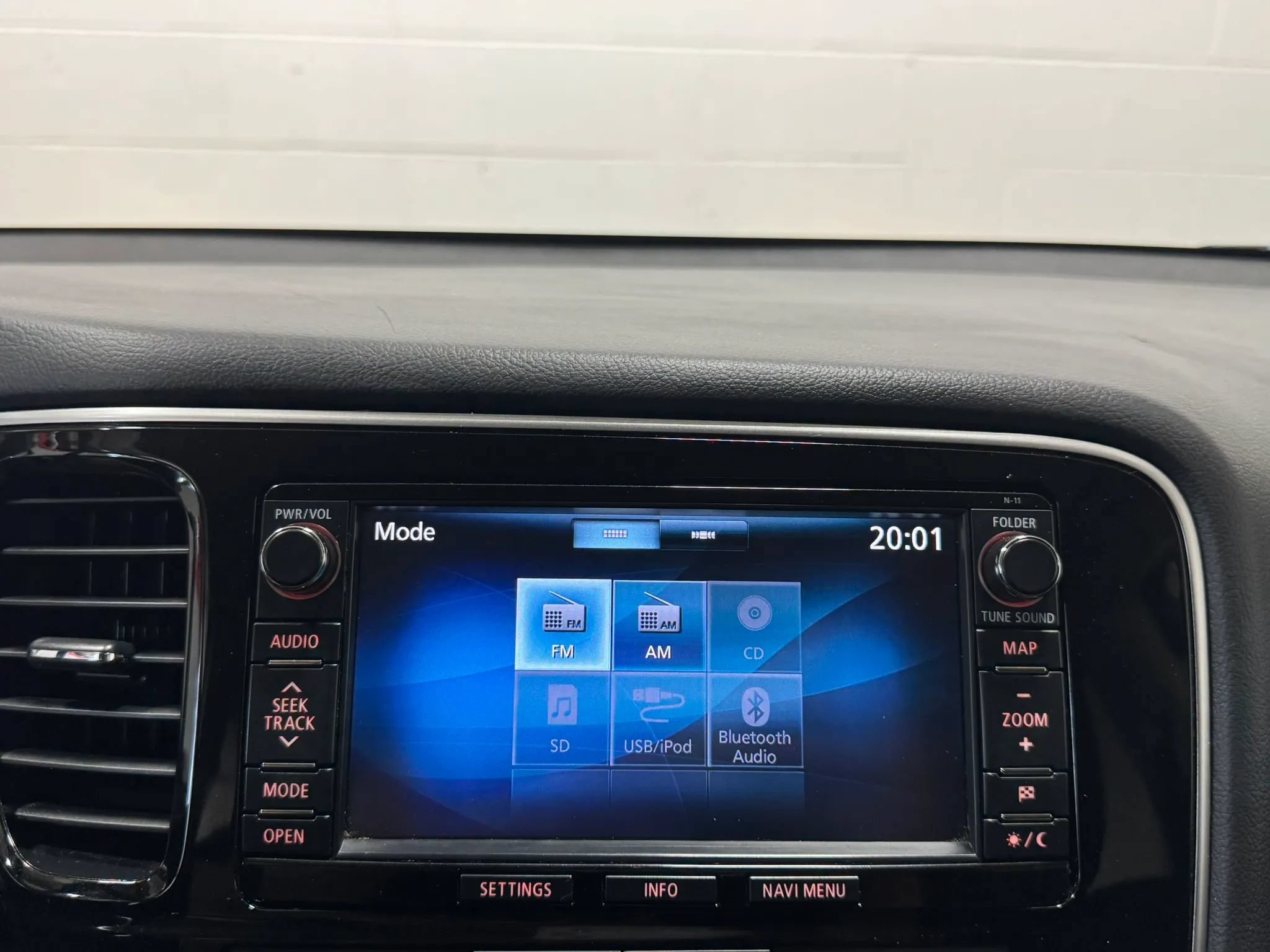 Used 2015 Mitsubishi Outlander SE FWD image 19