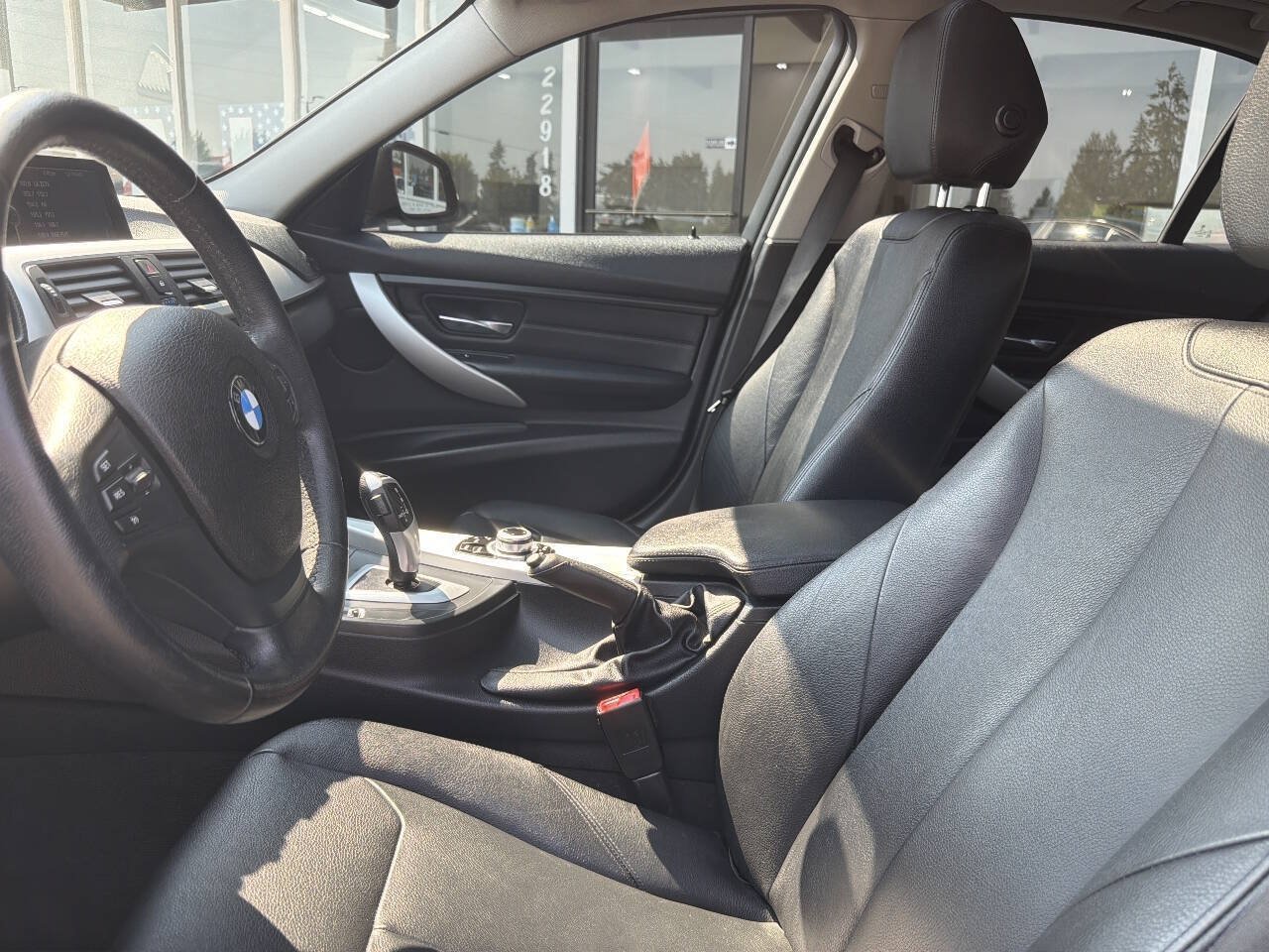 Used 2013 BMW 328i xDrive Sedan AWD/4WD image 24