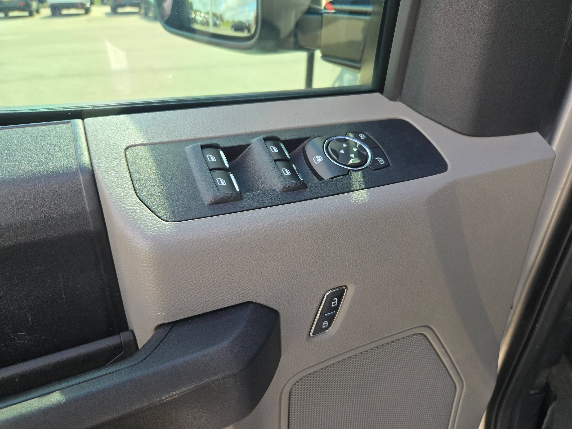 Used 2020 Ford F250 XL w/ STX Appearance Package AWD/4WD image 12
