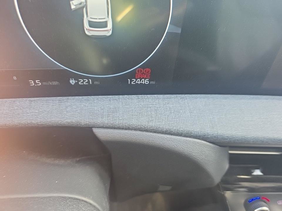 Certified 2023 Kia EV6 Wind AWD/4WD image 9