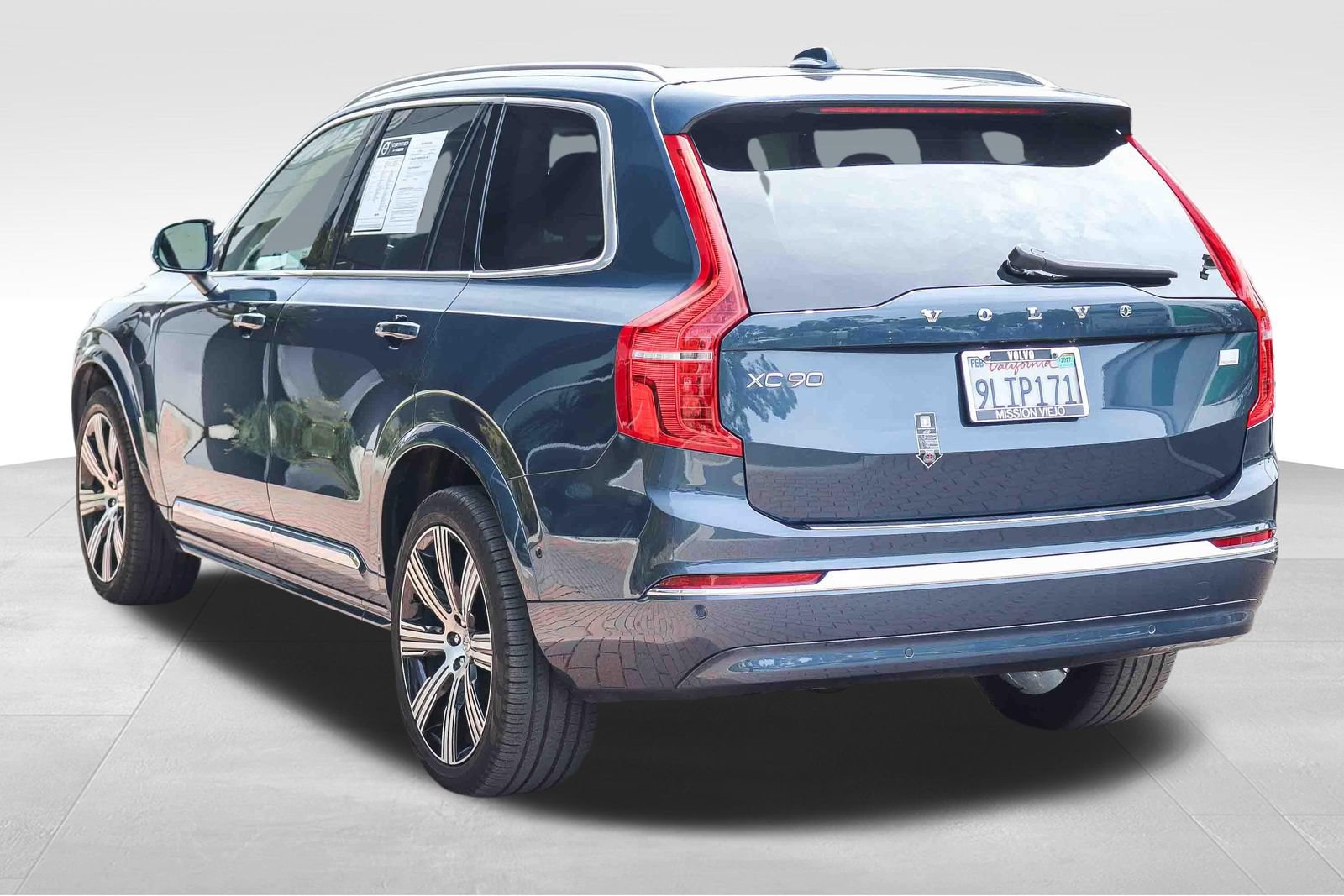 Used 2024 Volvo XC90 T8 Plus w/ Protection Package Premier AWD/4WD image 5