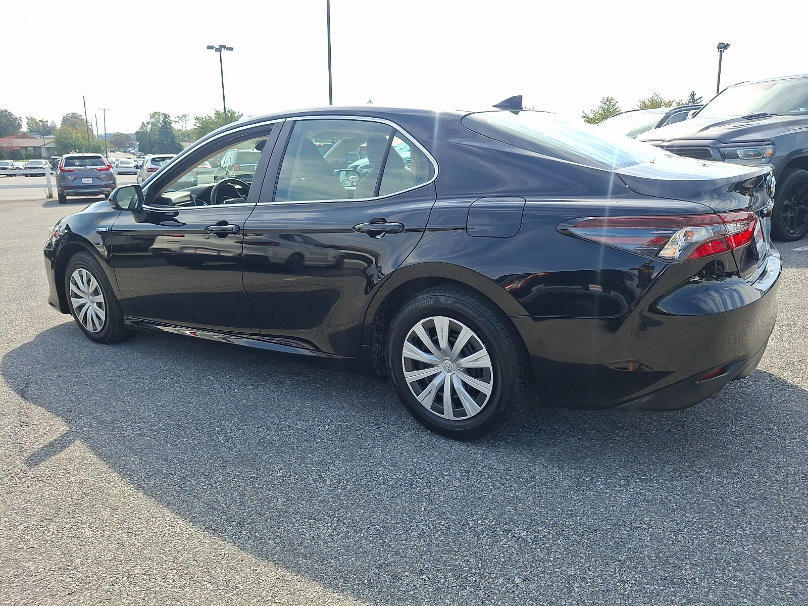 Used 2021 Toyota Camry LE FWD image 4