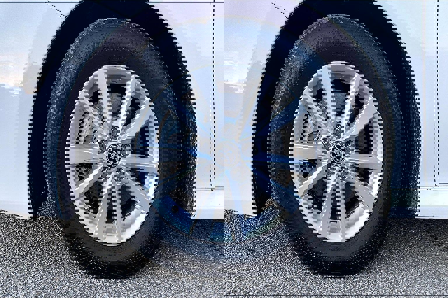 Used 2025 Toyota Camry LE image 9