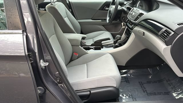 Used 2017 Honda Accord LX image 13