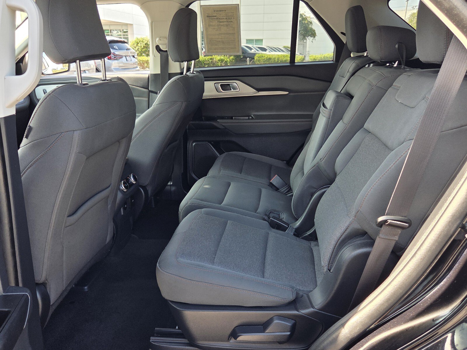 Used 2025 Ford Explorer Active RWD image 11