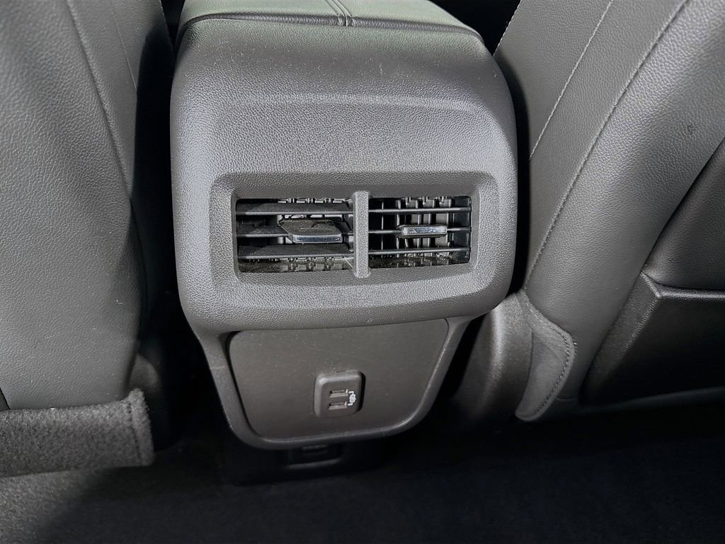 Used 2023 GMC Terrain SLT w/ Elevation Edition image 27