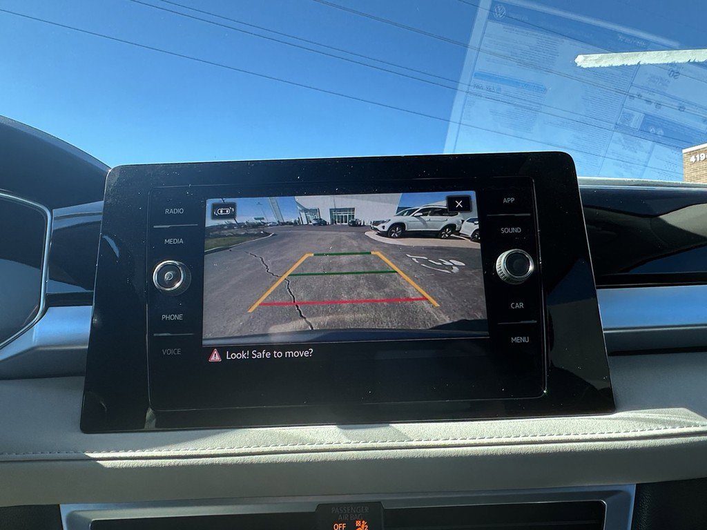 New 2025 Volkswagen Taos SE image 24