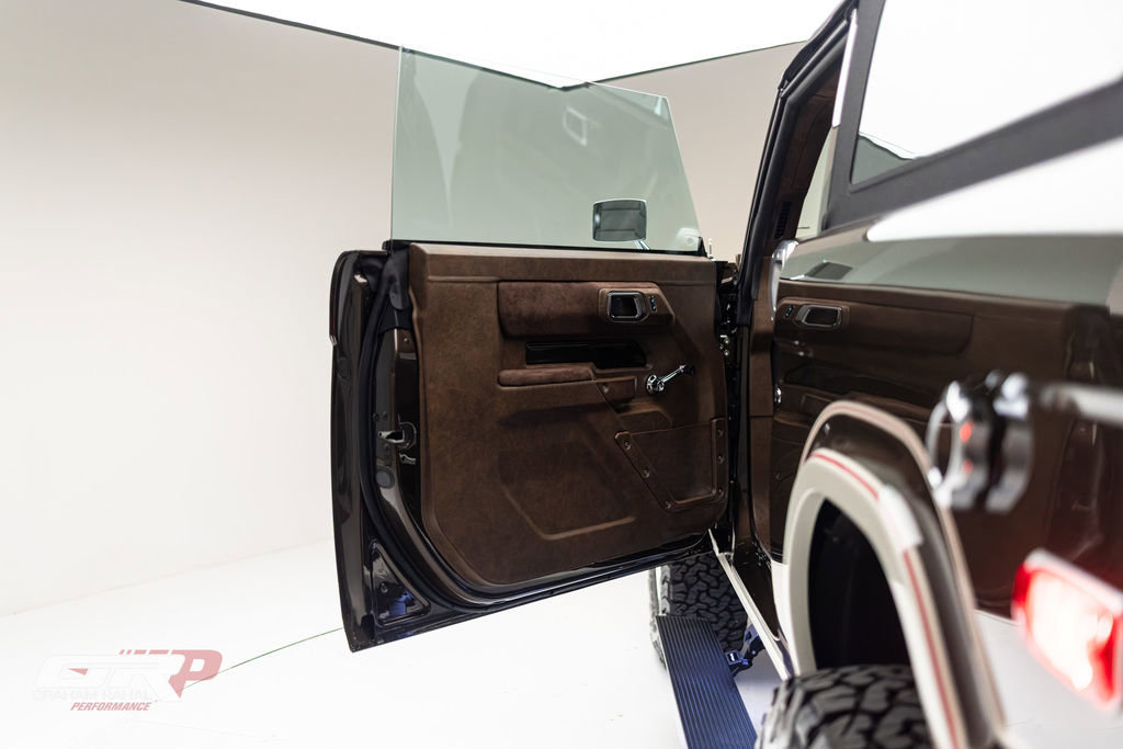 Used 2025 Ford Bronco Badlands image 16