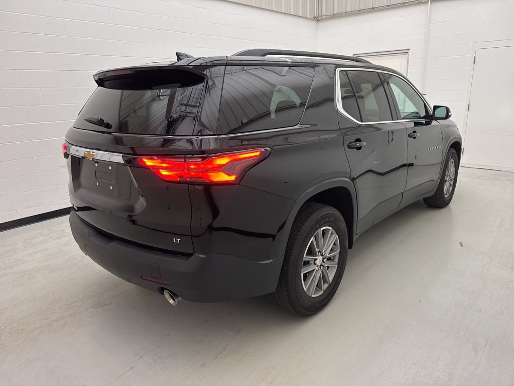 Used 2023 Chevrolet Traverse LT w/ LPO, Cargo Package AWD/4WD image 18