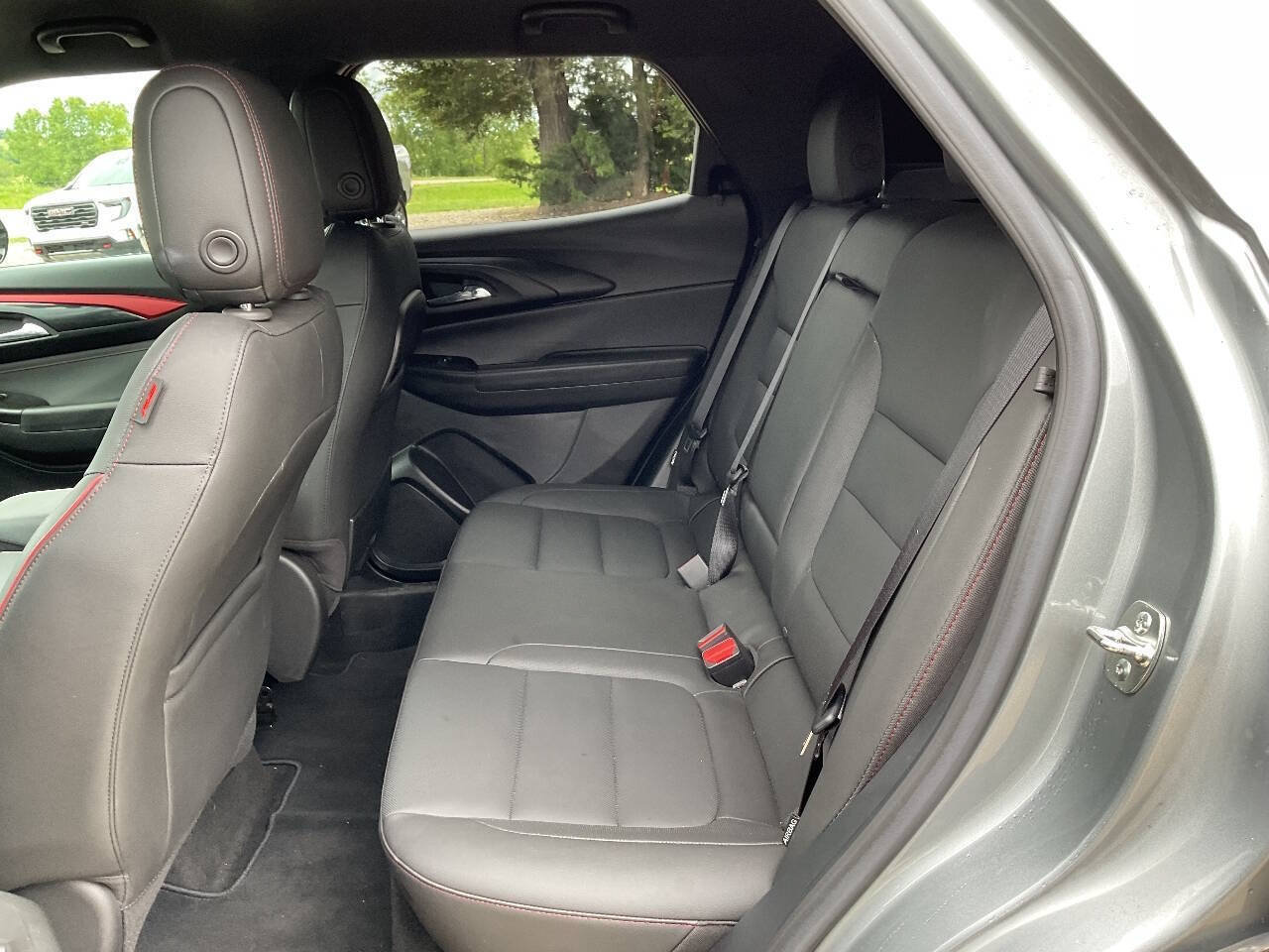 Used 2024 Chevrolet TrailBlazer RS w/ Convenience Package FWD image 12