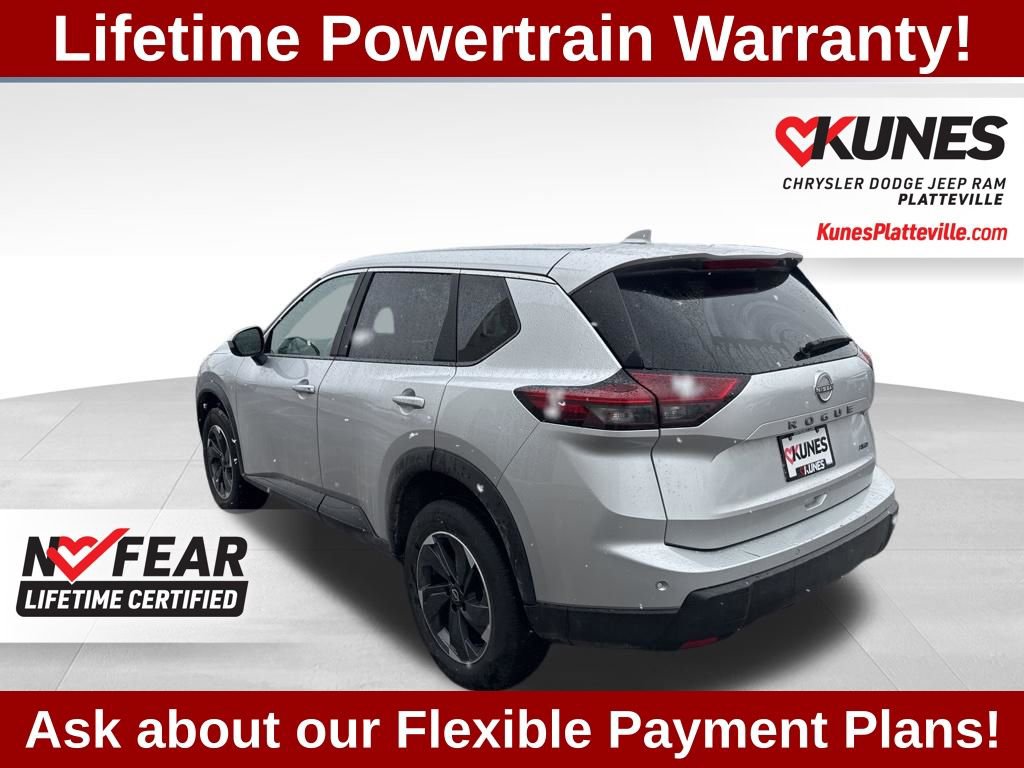 Used 2025 Nissan Rogue SV image 8