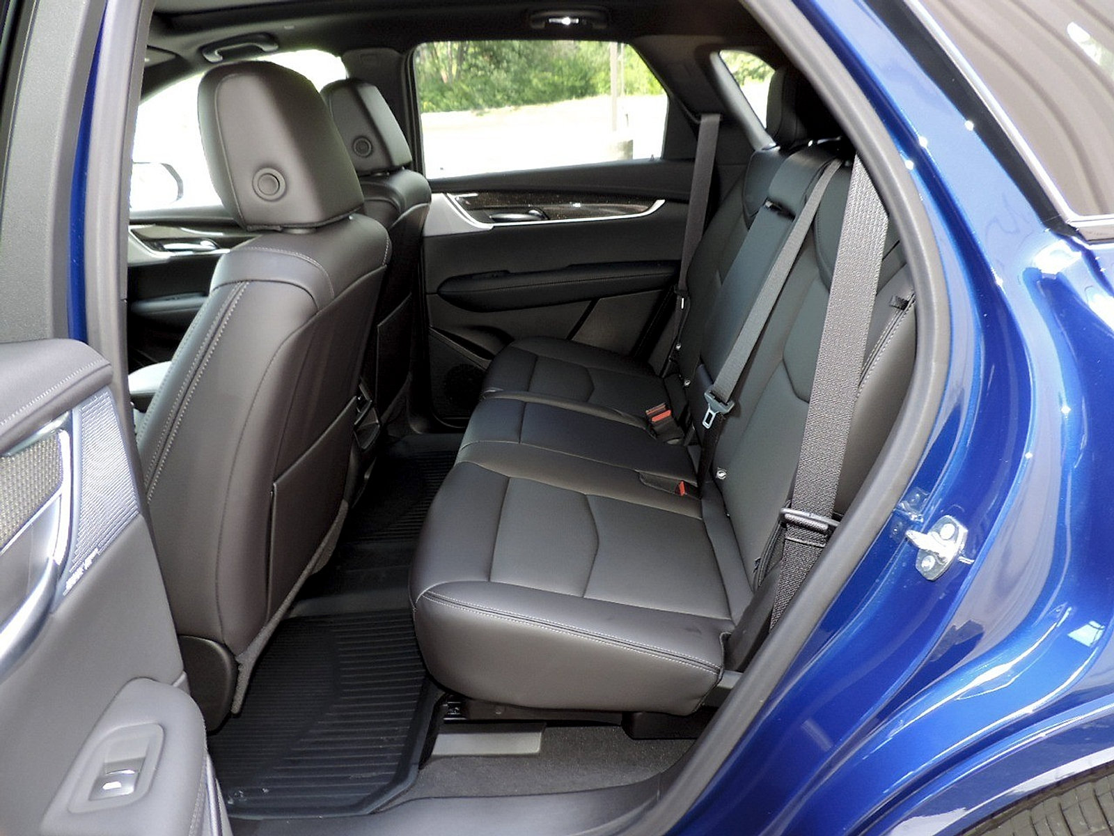 Certified 2026 Cadillac XT5 Sportv w/ LPO, Floor Liner Package AWD/4WD image 19