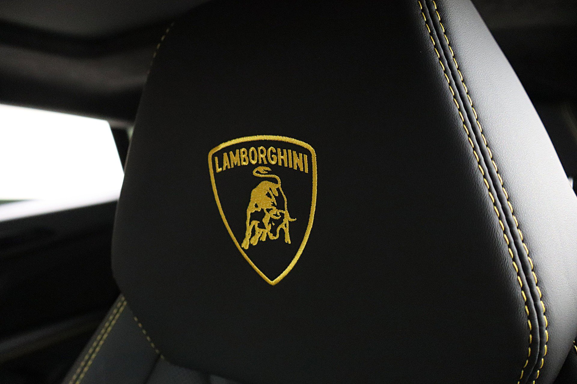 Used 2022 Lamborghini Urus image 29