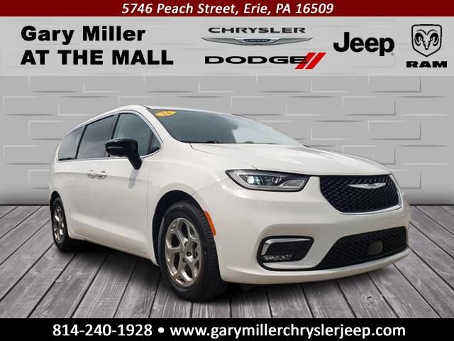 Used 2024 Chrysler Pacifica Limited FWD image 1