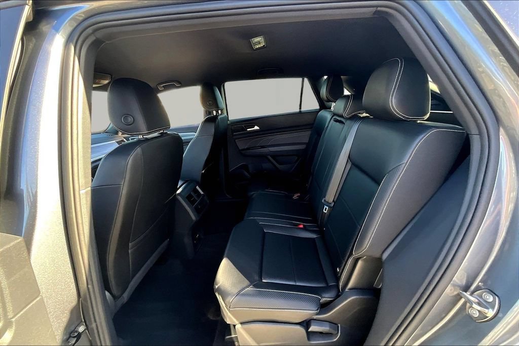 Used 2023 Volkswagen Atlas Cross Sport SE FWD image 22