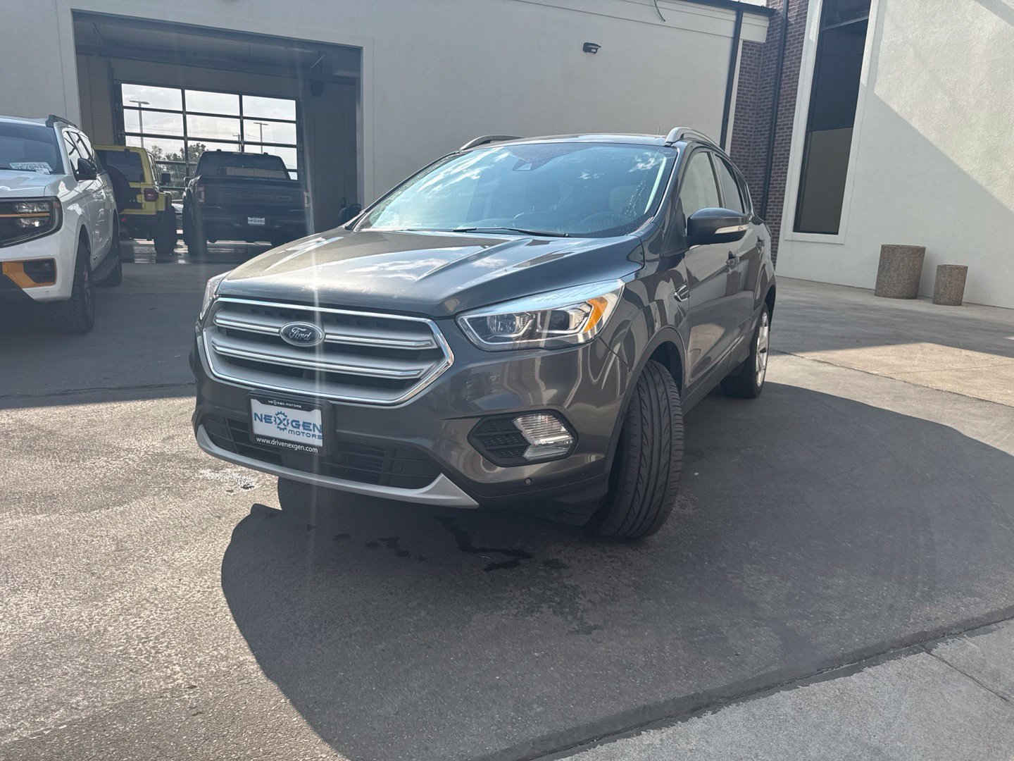 Used 2019 Ford Escape Titanium AWD/4WD image 4