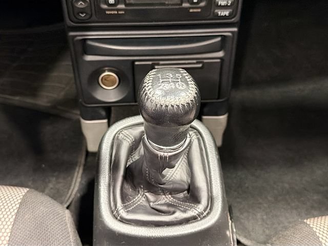 Used 2002 Toyota MR2 RWD image 14