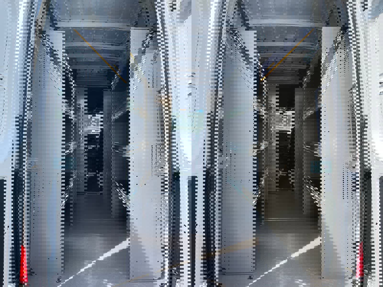 Used 2025 Mercedes-Benz Sprinter 2500 image 6