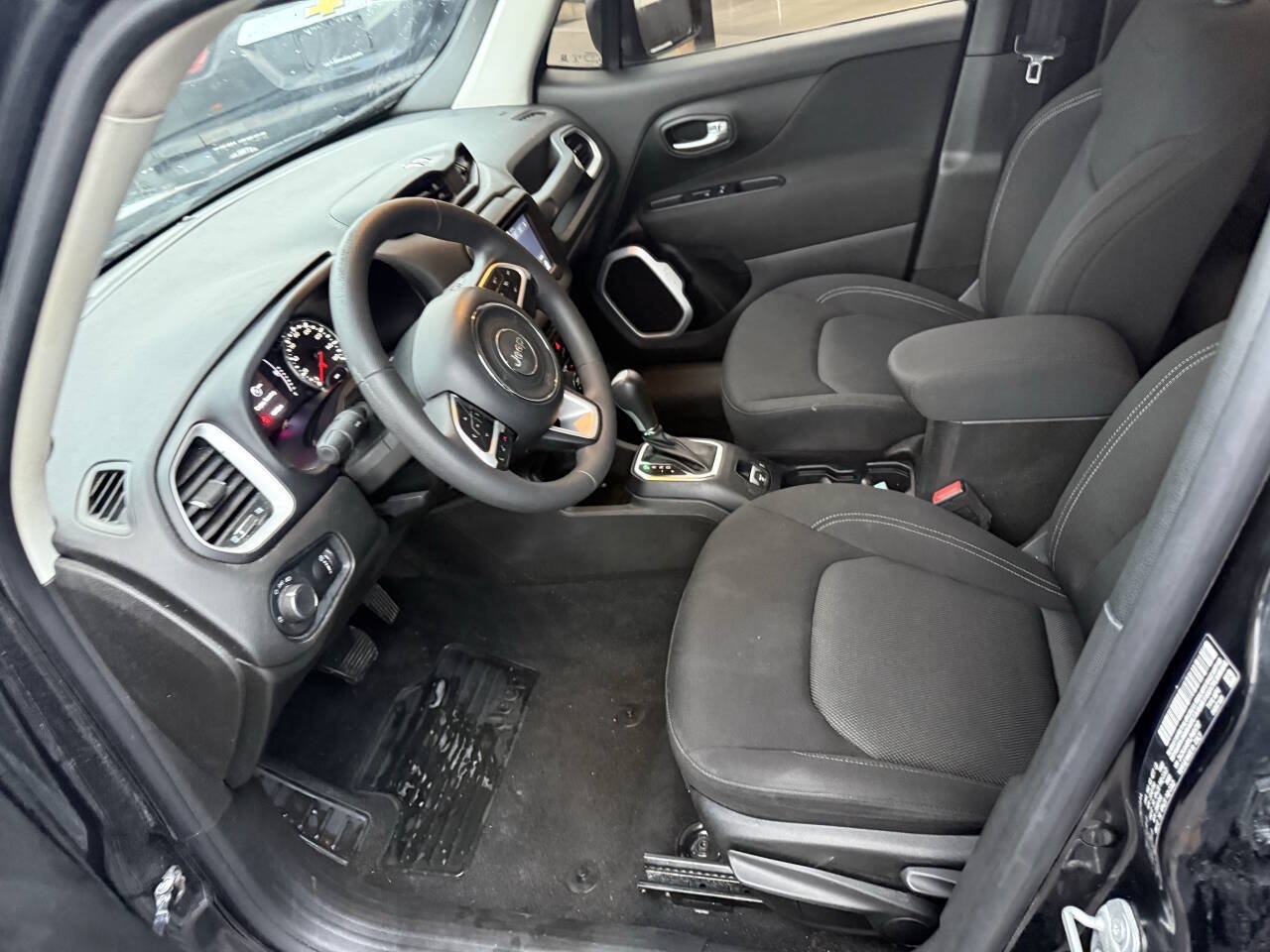 Used 2020 Jeep Renegade Sport FWD image 23