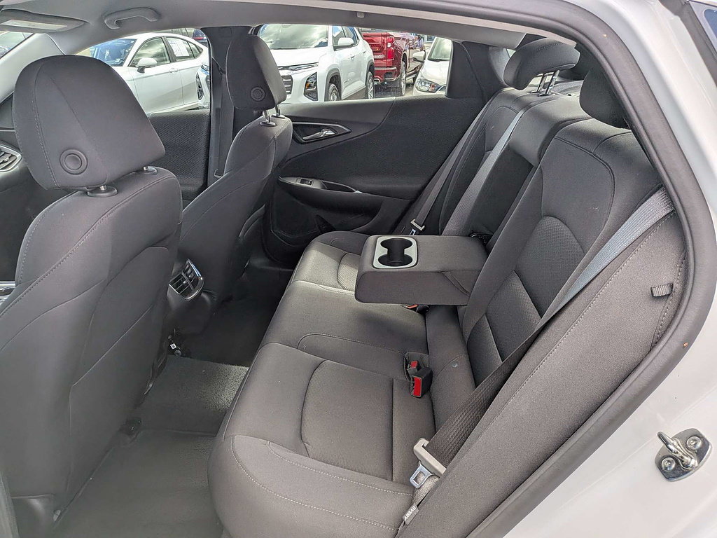 Certified 2025 Chevrolet Malibu LT FWD image 12