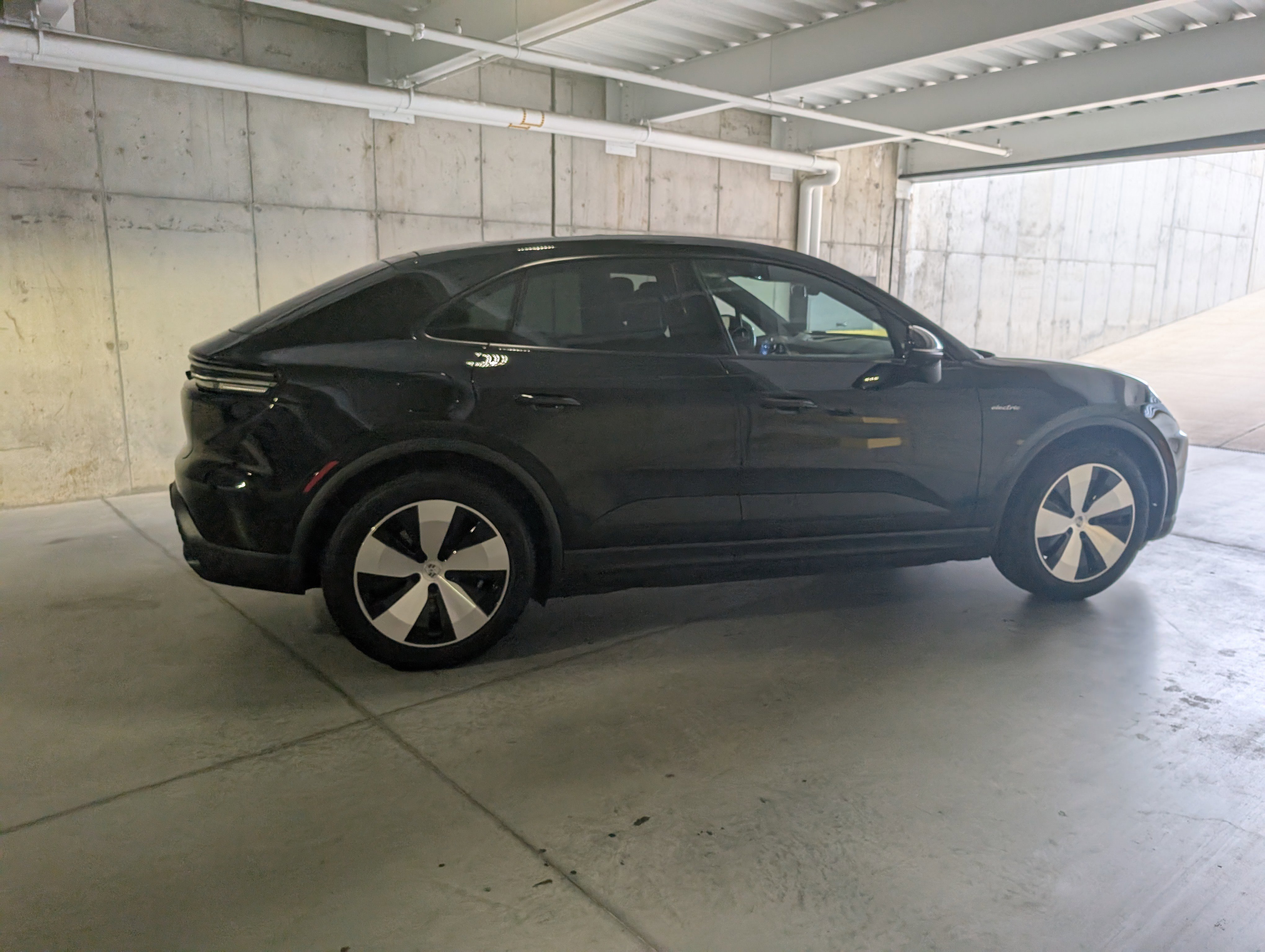Used 2025 Porsche Macan Electric image 10