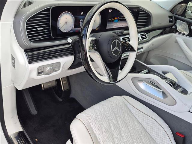 Used 2026 Mercedes-Benz Maybach GLS 600 4MATIC image 3