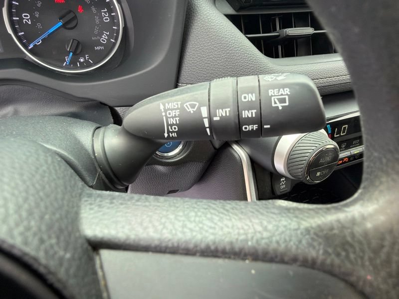 Used 2021 Toyota RAV4 XLE w/ Convenience Package AWD/4WD image 27