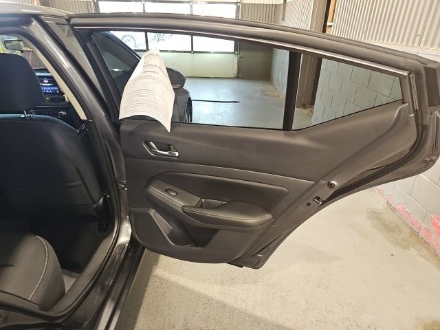 Used 2022 Nissan Altima 2.5 SV FWD image 21