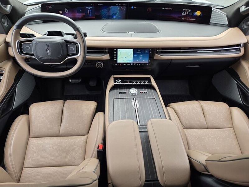 Used 2025 Lincoln Navigator L Black Label AWD/4WD image 16