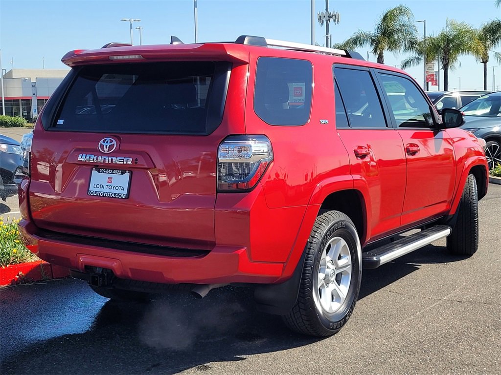 Used 2022 Toyota 4Runner SR5 Premium image 4