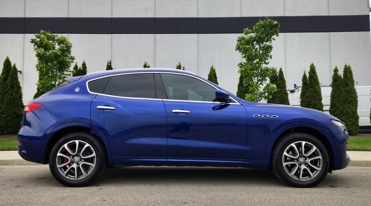 Used 2017 Maserati Levante w/ Luxury Package AWD/4WD image 20