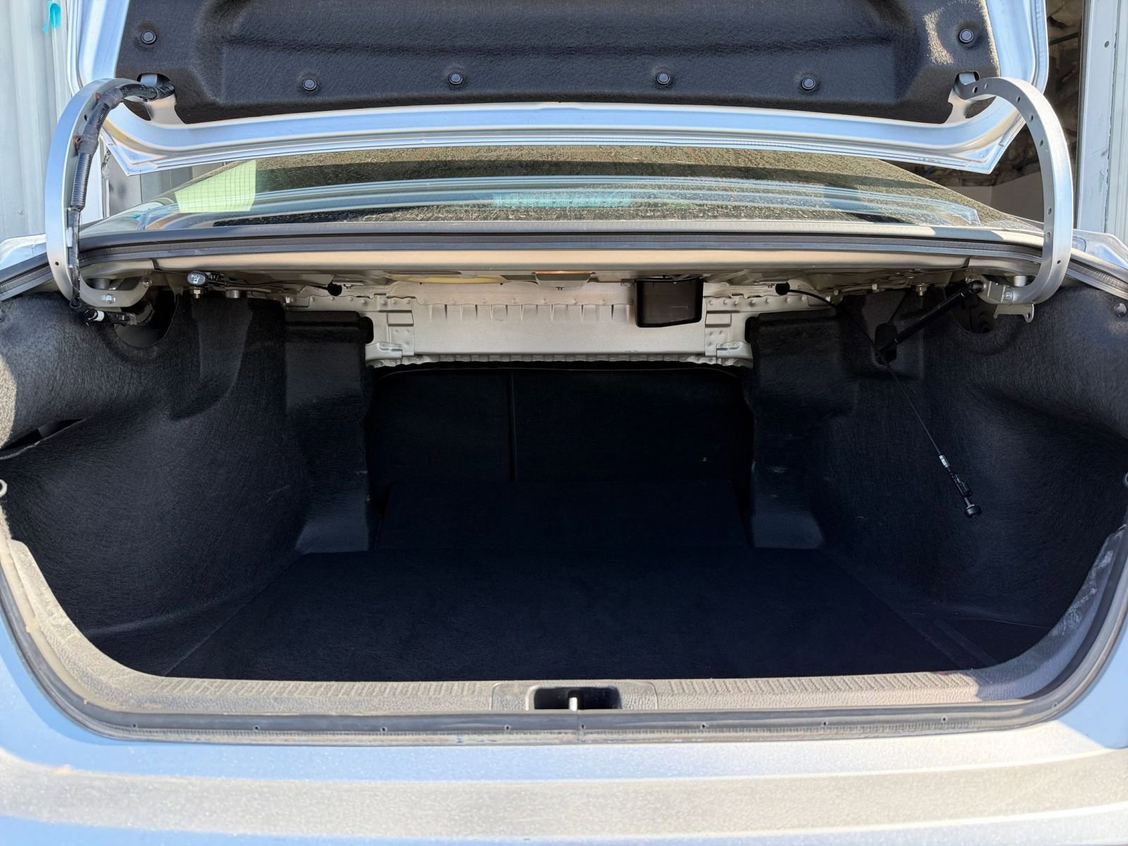 Used 2025 Toyota Camry LE image 30