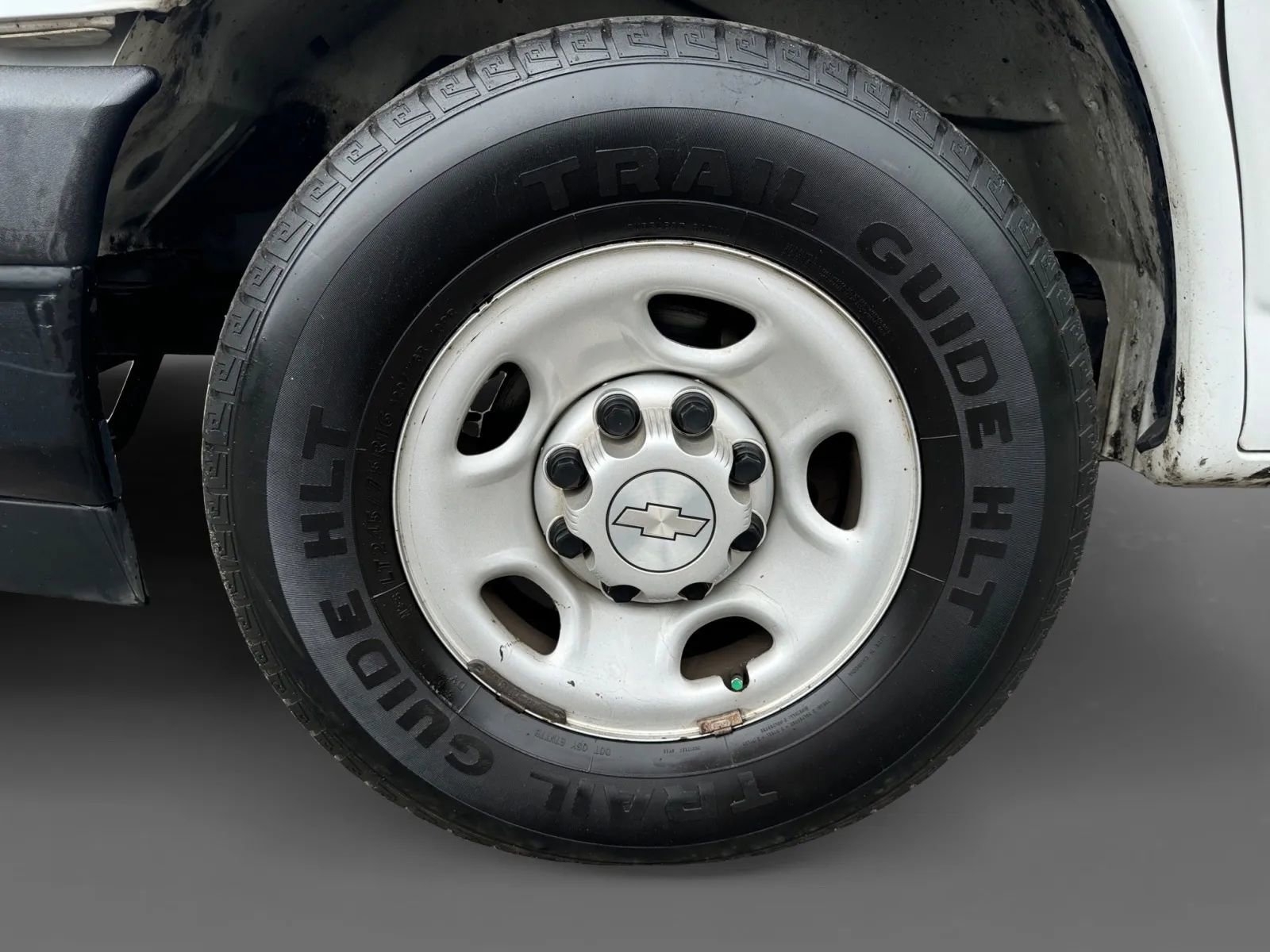 Used 2018 Chevrolet Express 2500 RWD image 17