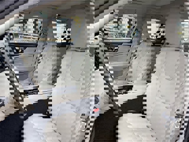 Used 2020 Volvo S60 T5 Momentum image 23