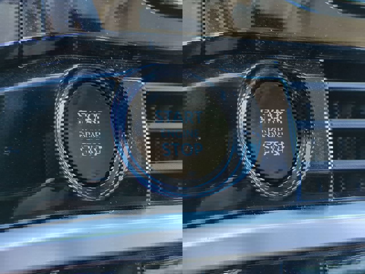 Used 2025 Nissan Pathfinder SV image 27