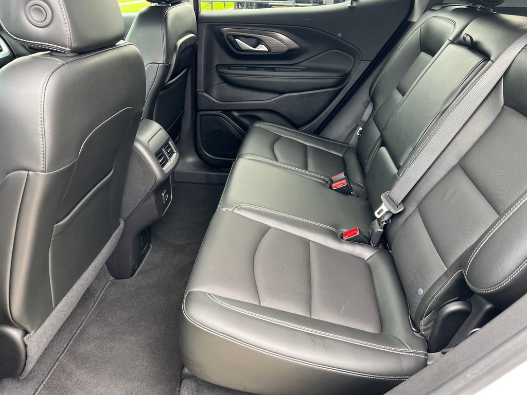 Used 2024 GMC Terrain SLT AWD/4WD image 15