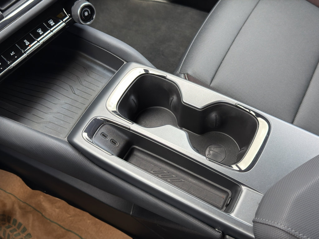 Used 2024 Chevrolet Equinox EV RS image 21