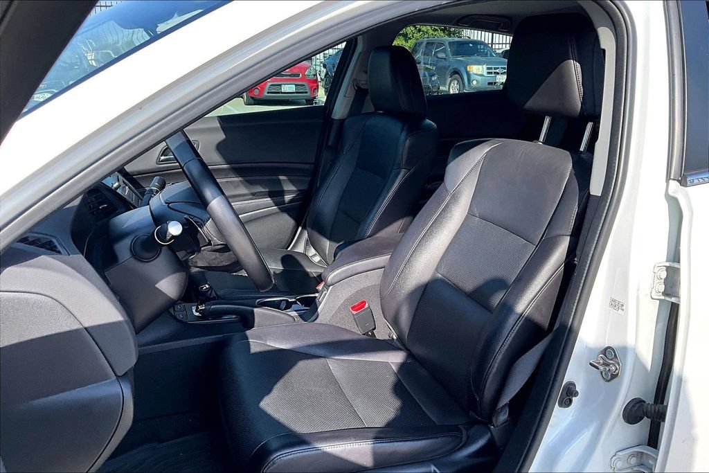Used 2017 Acura ILX FWD image 29